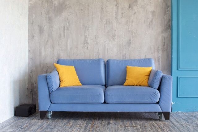 ソファー　吊り上げ